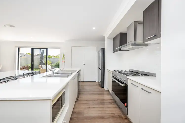 Fourth view of Homely house listing, 8 London Court, Shepparton VIC 3630