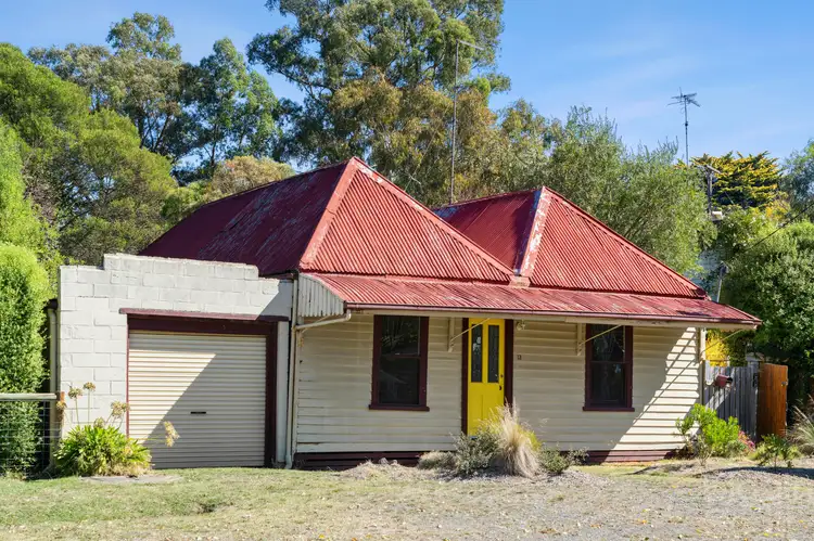 13 Melbourne Road, Creswick VIC 3363