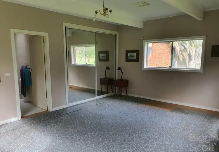 Fifth view of Homely house listing, 2082 Eltham Yarra Glen Road, Yarra Glen VIC 3775