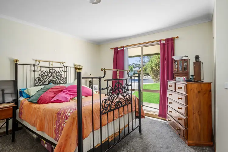 Fifth view of Homely house listing, 9 Dimbanna Court, Springdale Heights NSW 2641