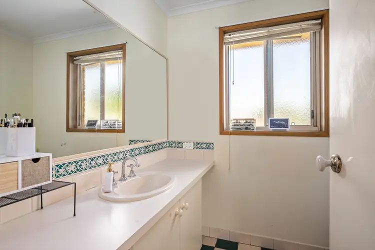 Sixth view of Homely house listing, 9 Dimbanna Court, Springdale Heights NSW 2641