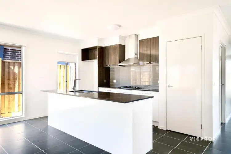 Sixth view of Homely house listing, 8 Closette Circuit, Tarneit VIC 3029