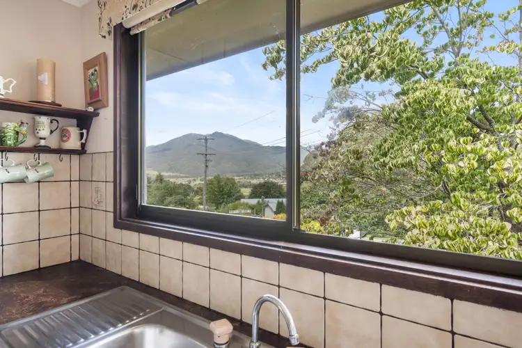 Fifth view of Homely house listing, 7 Reid Court, Tawonga South VIC 3698