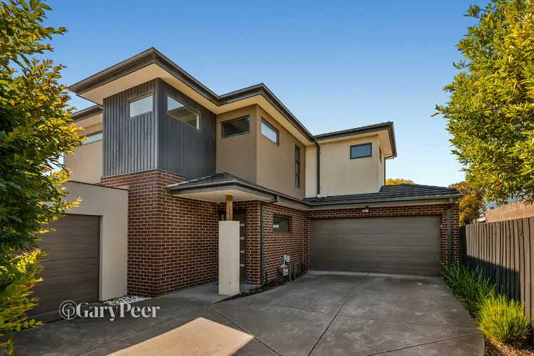 Main view of Homely townhouse listing, 2/5 Rosebud Avenue, Moorabbin VIC 3189