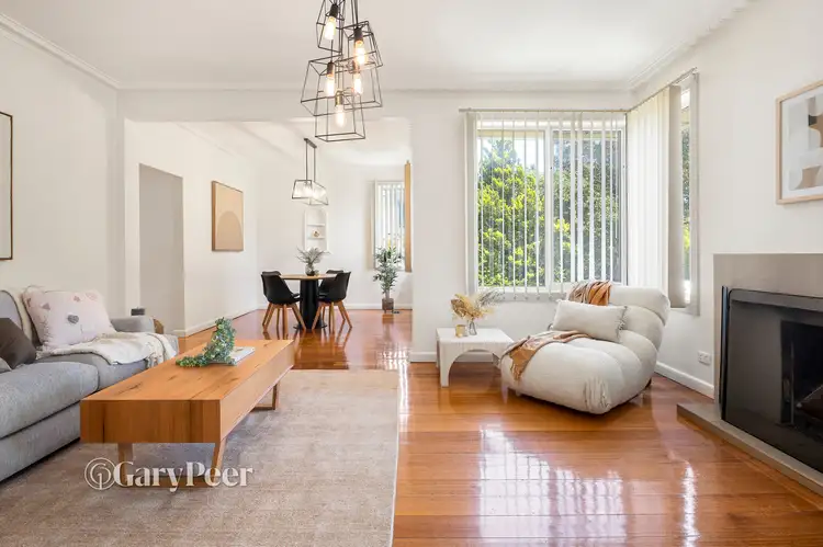 Second view of Homely house listing, 6 Bardolph Court, Bentleigh VIC 3204