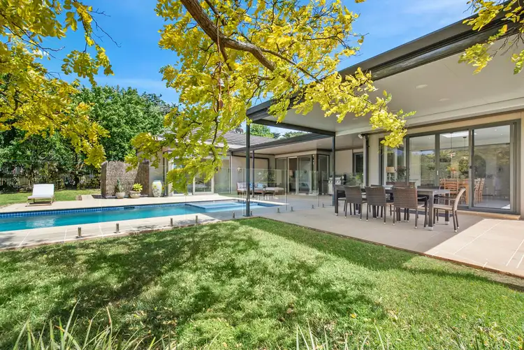 2 Manchelle Close, Frankston South VIC 3199