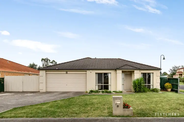 8 Dunoon Road, Narre Warren South VIC 3805