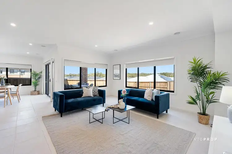 Fifth view of Homely house listing, 11 Largo Circuit, Junction Village VIC 3977