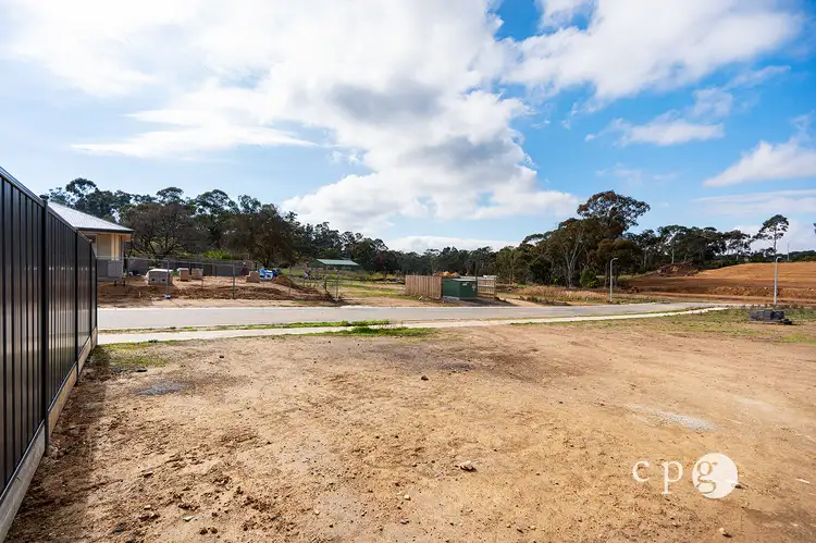 4 Keyolah Court, Mckenzie Hill VIC 3451