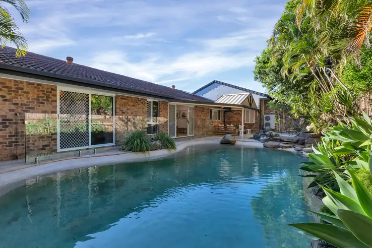38 Tangmere Street, Chapel Hill QLD 4069