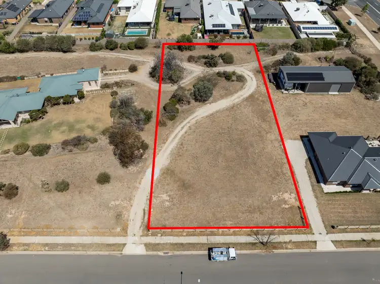 8 Petts Court, Thurgoona NSW 2640