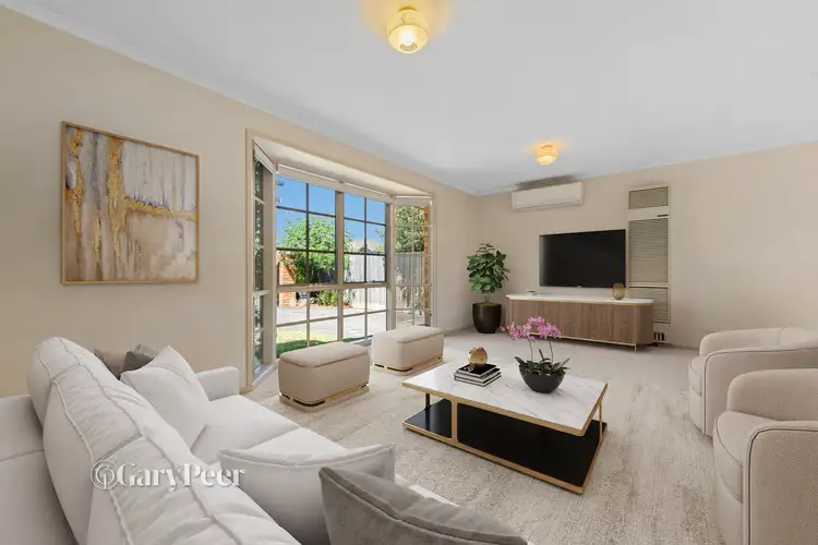 Second view of Homely house listing, 2/10 Saint James Avenue, Bentleigh VIC 3204
