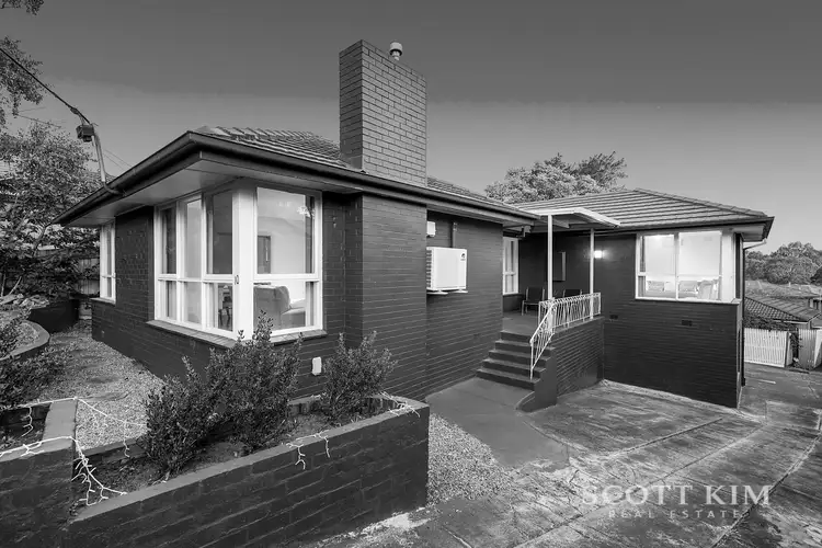 1/10 Larkspur Avenue, Doncaster VIC 3108