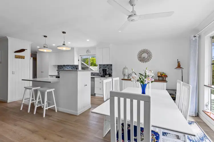 Fifth view of Homely house listing, 10 Bethongabel Court, Southside QLD 4570