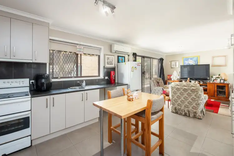 Fourth view of Homely unit listing, 2/904 Doland Street, West Albury NSW 2640
