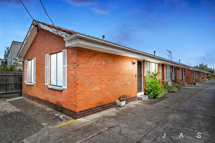 1/8 Eleanor Street, Footscray VIC 3011