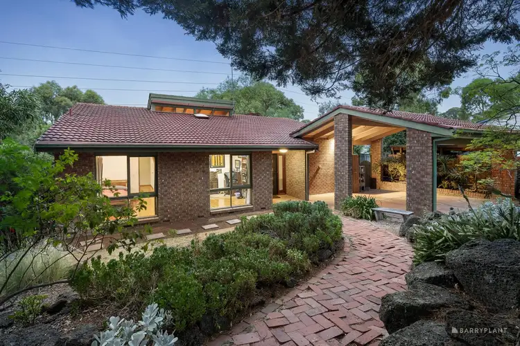 16 Clontarf Crescent, Templestowe VIC 3106