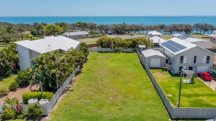 4 Hunter Street, Burnett Heads QLD 4670
