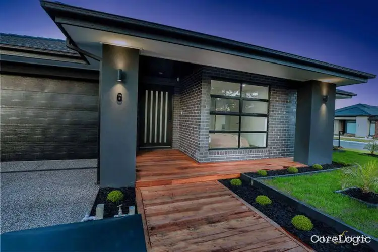 Second view of Homely house listing, 6 Cudgerie Close, Craigieburn VIC 3064