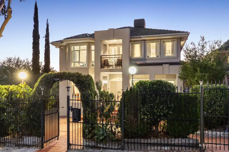 12 Tusanne Place, Doncaster East VIC 3109