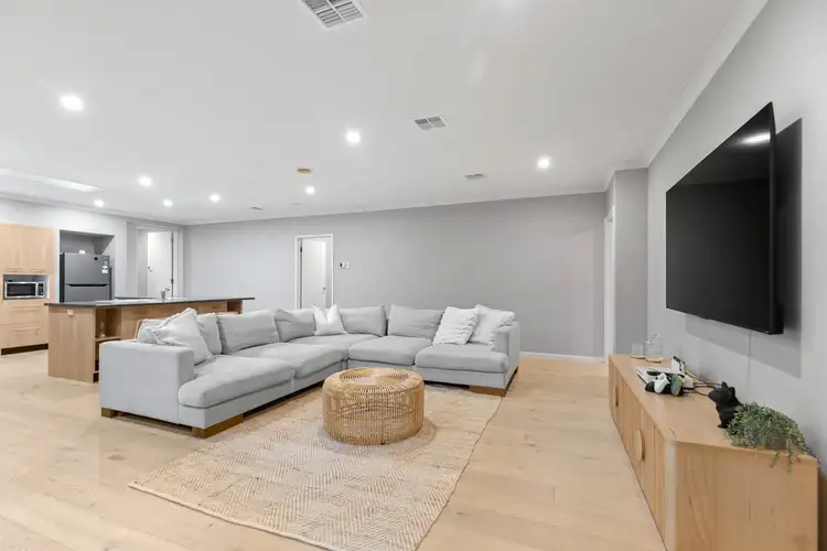 Fourth view of Homely house listing, 8 Solwood Court, Somerville VIC 3912