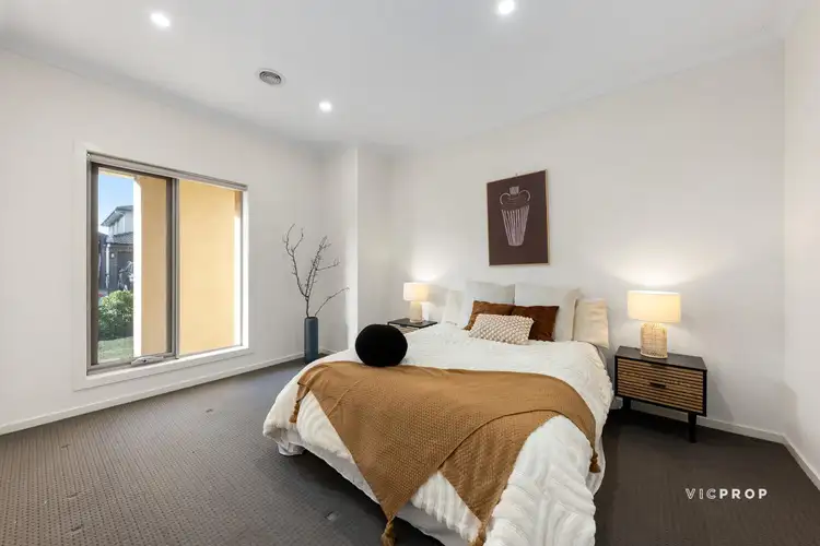 Second view of Homely house listing, 10 Seabreezer Place, Sanctuary Lakes VIC 3030