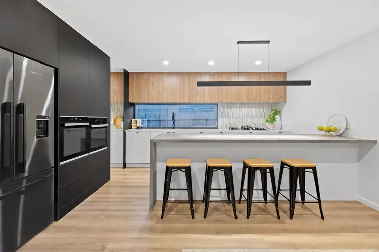 17 Pembroke Drive, Somerville VIC 3912