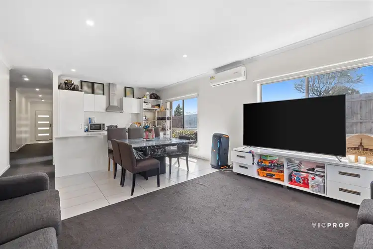 Sixth view of Homely house listing, 11 Hinkler Crescent, Brookfield VIC 3338