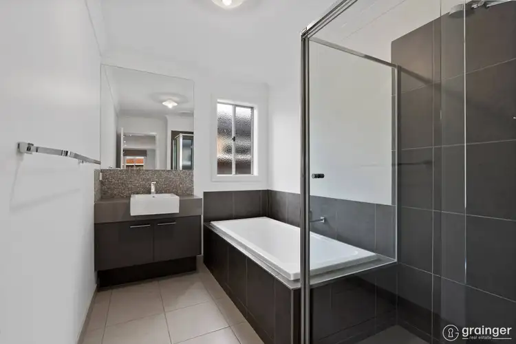 Fifth view of Homely house listing, 39 Bimberry Circuit, Clyde VIC 3978