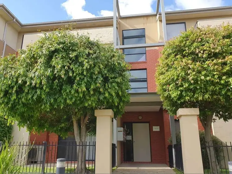 16/2 Greenfield Drive, Clayton VIC 3168