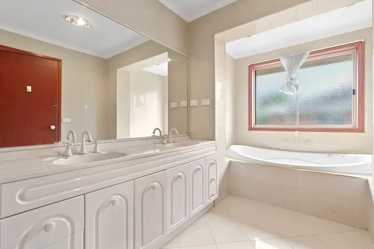 Fourth view of Homely house listing, 7 Joanna Court, Mount Waverley VIC 3149