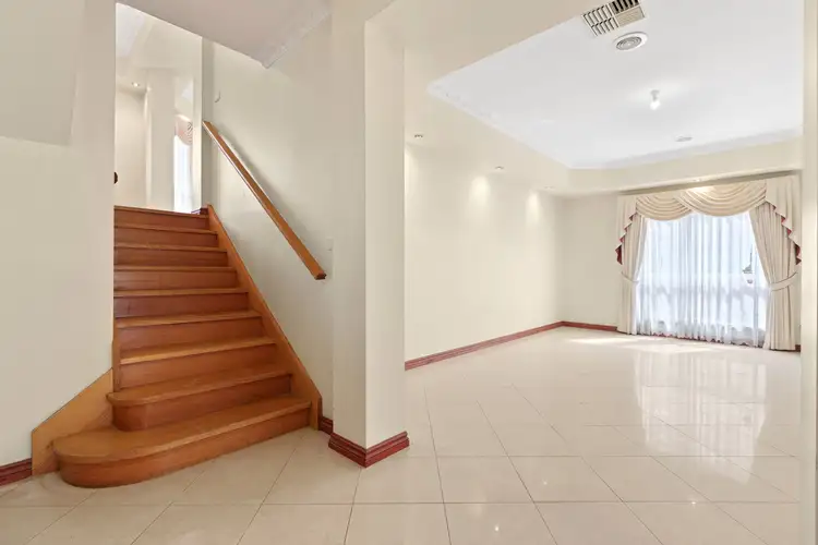 Sixth view of Homely house listing, 7 Joanna Court, Mount Waverley VIC 3149