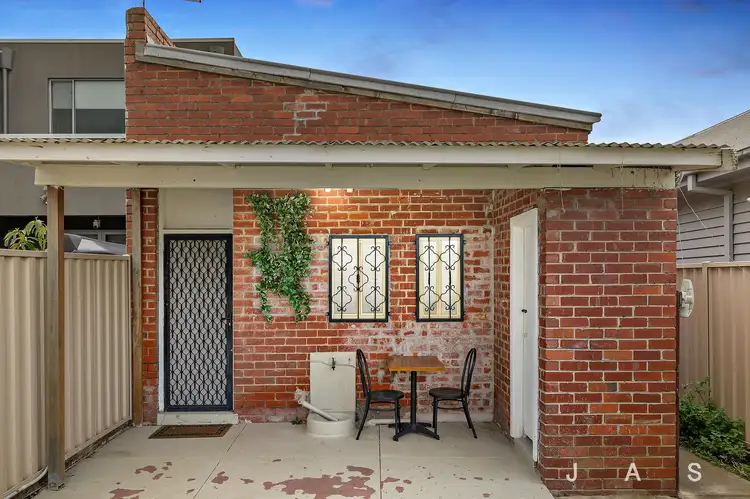 17 Ballarat Road, Maidstone VIC 3012