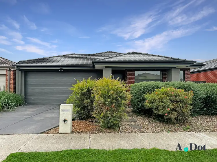10 Benedetto Crescent, Cranbourne East VIC 3977