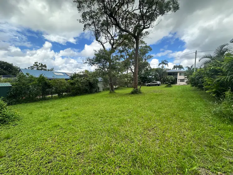 25 Kooberry Street, Macleay Island QLD 4184