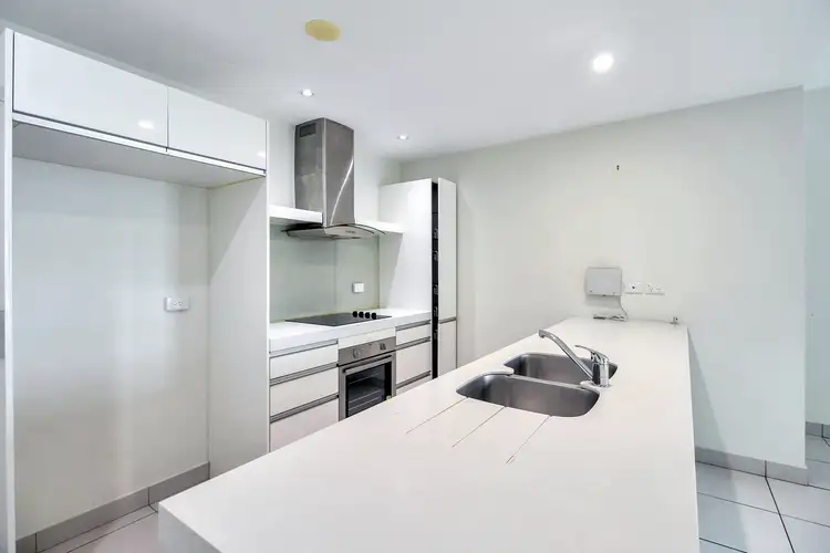 24 Litchfield Street
