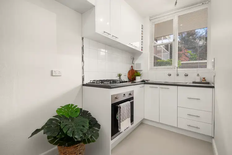 Fifth view of Homely apartment listing, 5/8 Rosedale Avenue, Glen Huntly VIC 3163