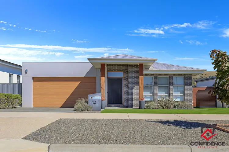 10 Grassick Street, Taylor ACT 2913