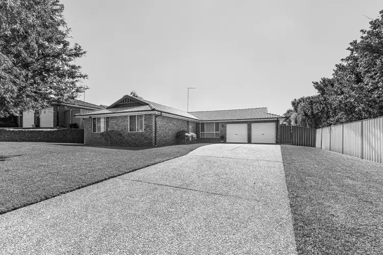 9 Harriett Close, Glenmore Park NSW 2745