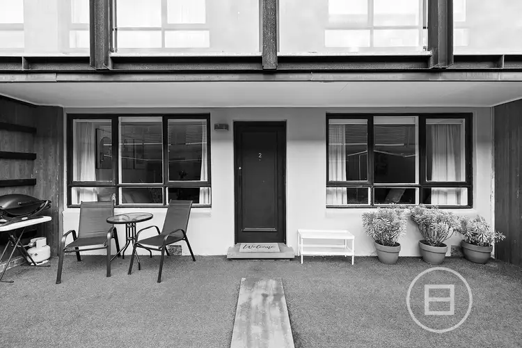 2/13 Lewisham Road, Windsor VIC 3181