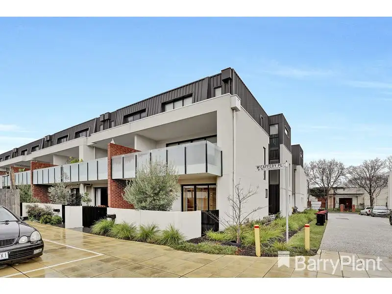 Main view of Homely townhouse listing, 15 McCaffery Place, Mordialloc VIC 3195