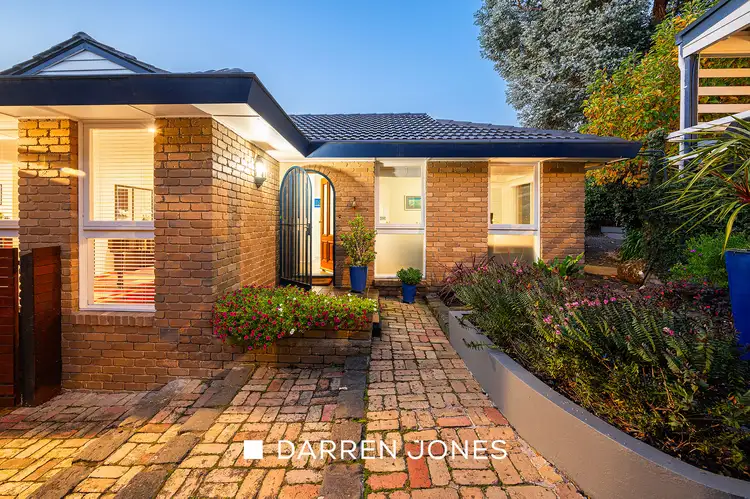 33 Warriparri Crescent, Greensborough VIC 3088