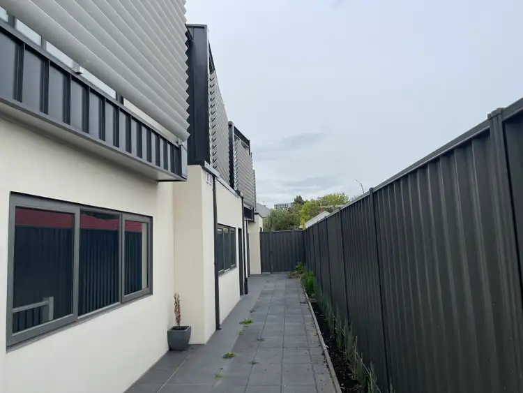4/7 Creswick Street, Footscray VIC 3011