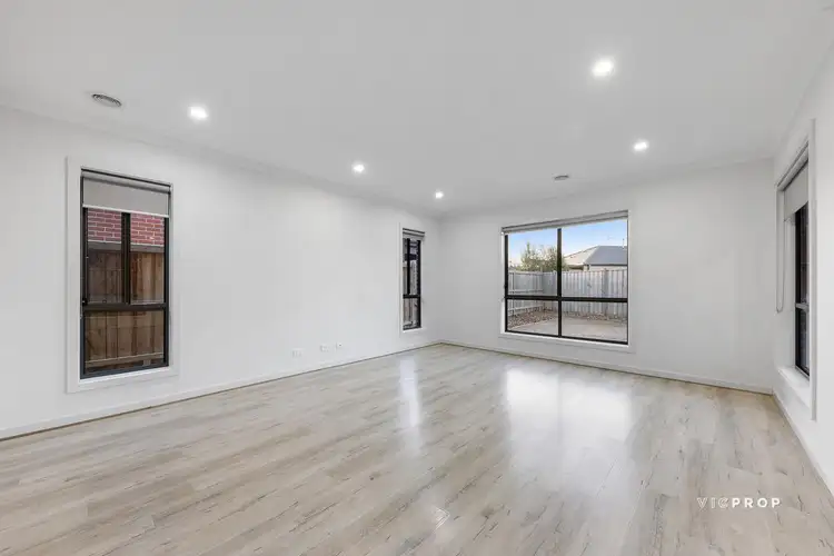 Fifth view of Homely house listing, 8 Pimlico Place, Werribee VIC 3030