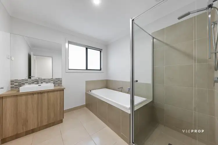 Sixth view of Homely house listing, 8 Pimlico Place, Werribee VIC 3030