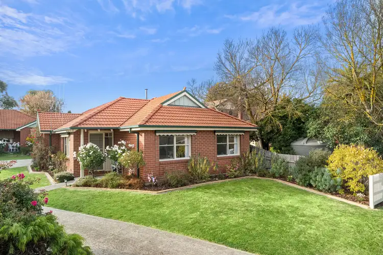 2/36 Barton Street, Kyneton VIC 3444