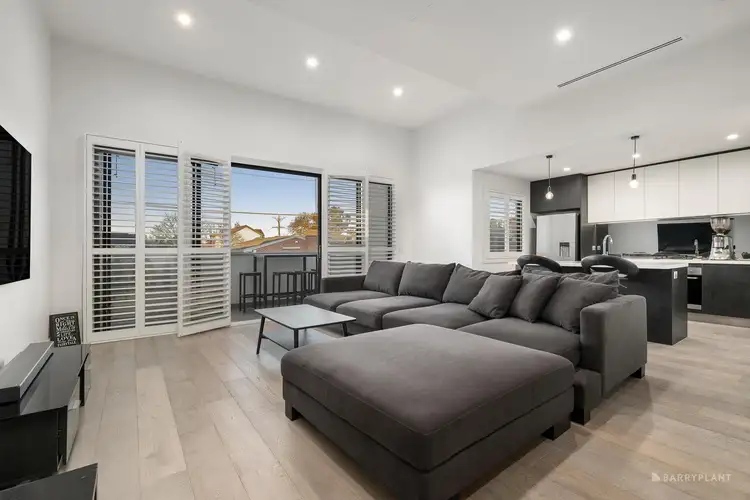 Second view of Homely townhouse listing, 2/5 Glendale Avenue, Templestowe VIC 3106