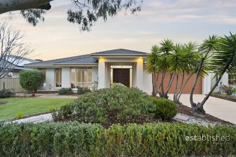 7 Sandhill Rise, Sanctuary Lakes VIC 3030