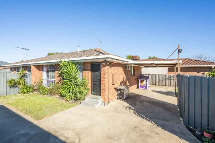 Main view of Homely unit listing, 1/17 Knight Street, Mooroopna VIC 3629