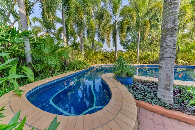 13 Gleneagles Crescent